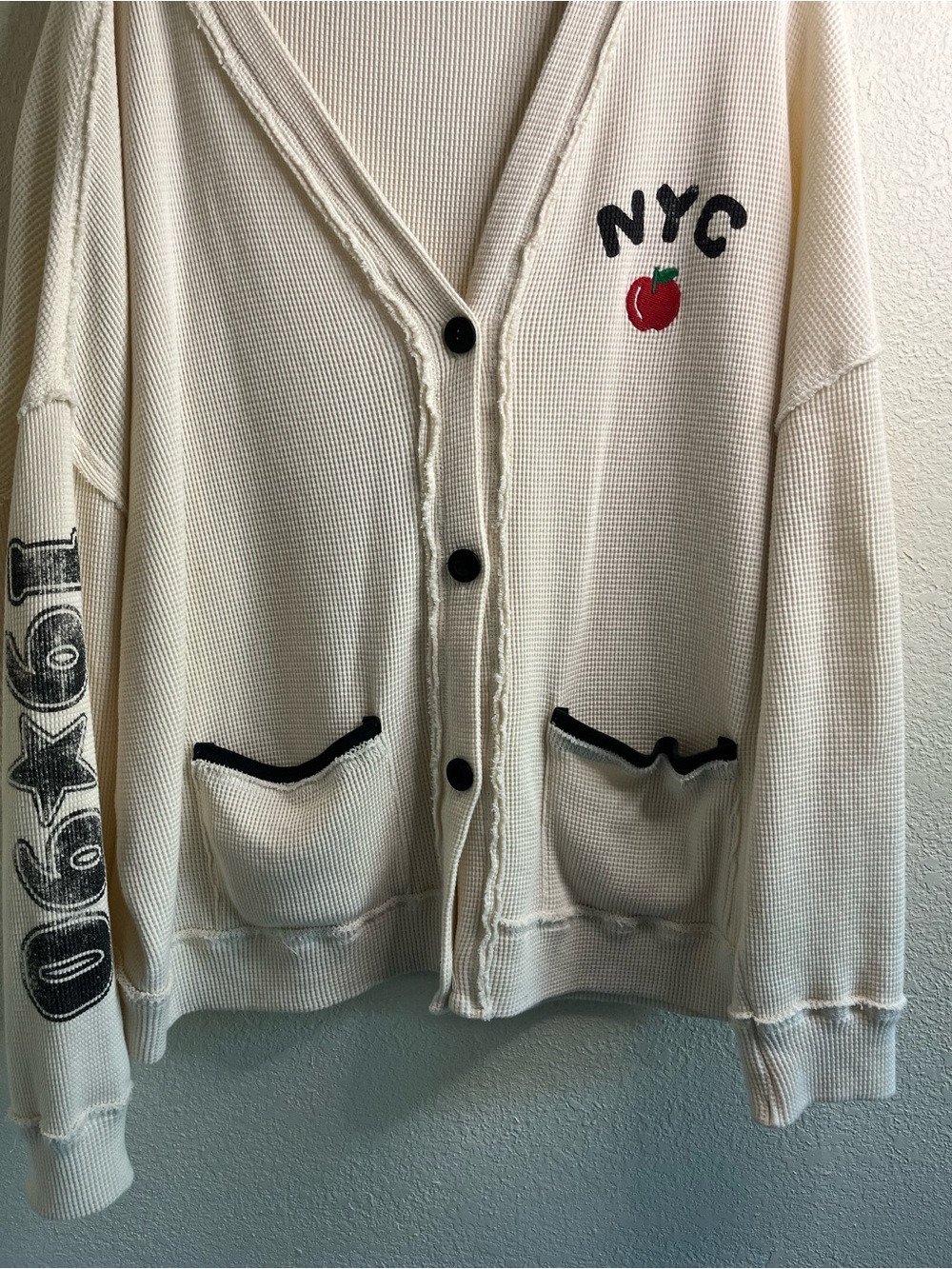 Ragabond Studio NYC Apple Embroidered Cream VTG Cardigan Sweater - Picture 4 of 6